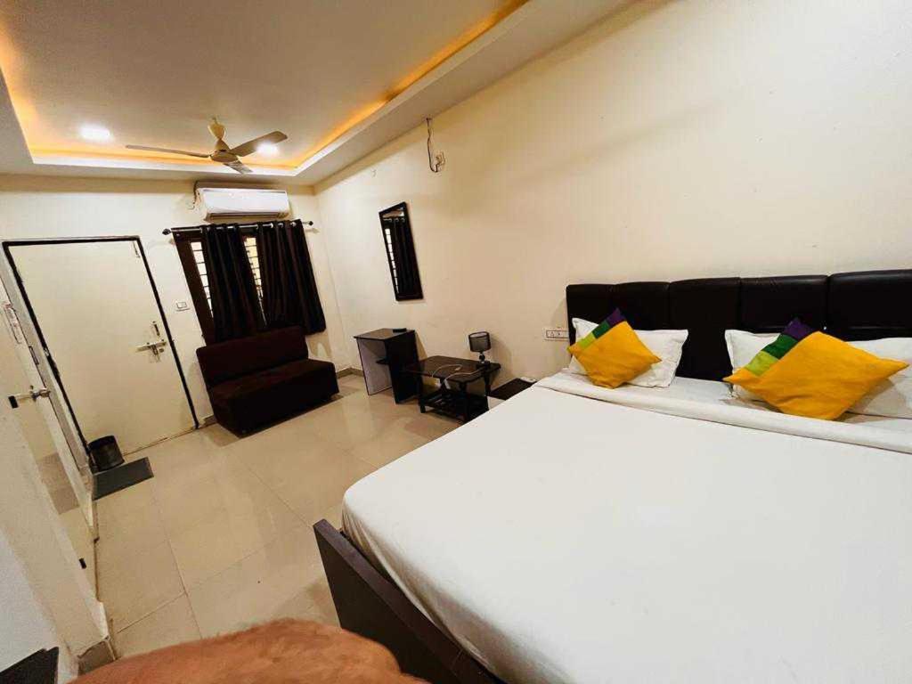 Oyo Hotel Happy Homes Бхопал Екстер'єр фото